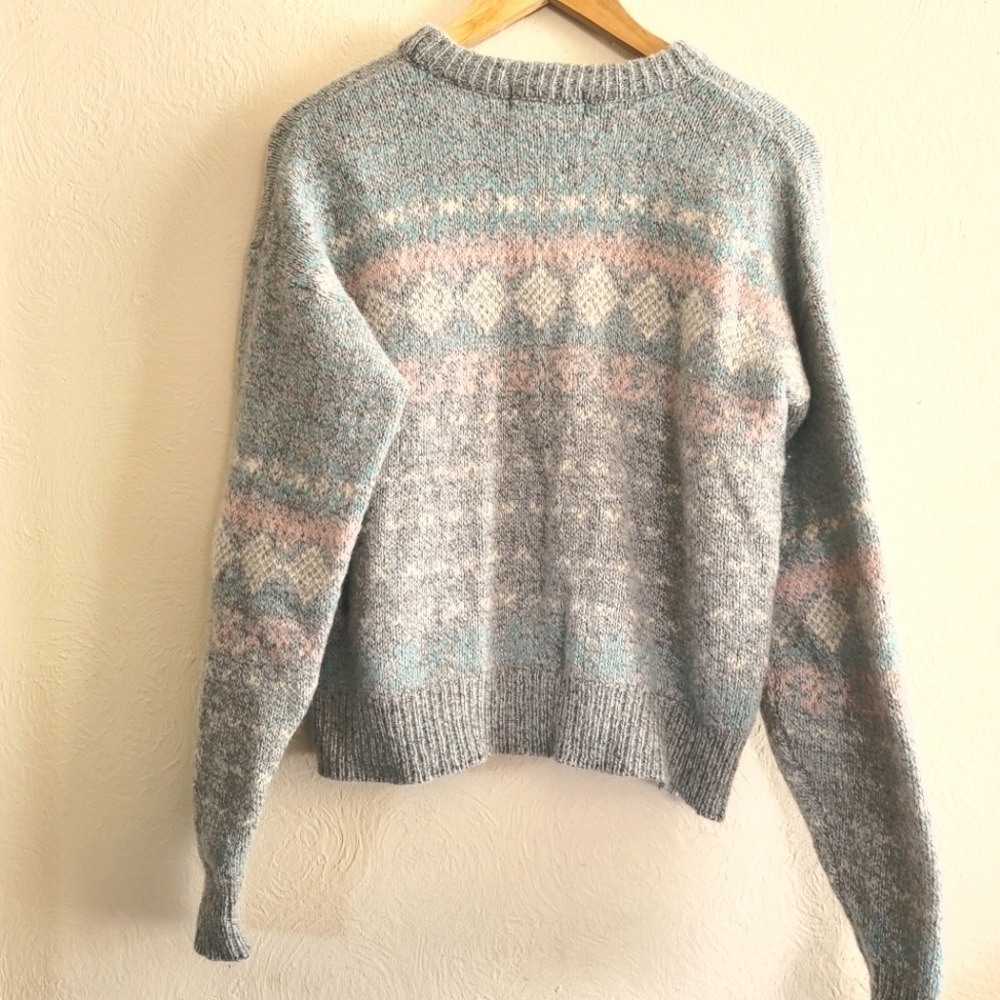Eddie Bauer, Vintage Sweater, Grey/Taupe/Light Pink/Cream/ Light Blue,Size Large - Picture 2 of 4